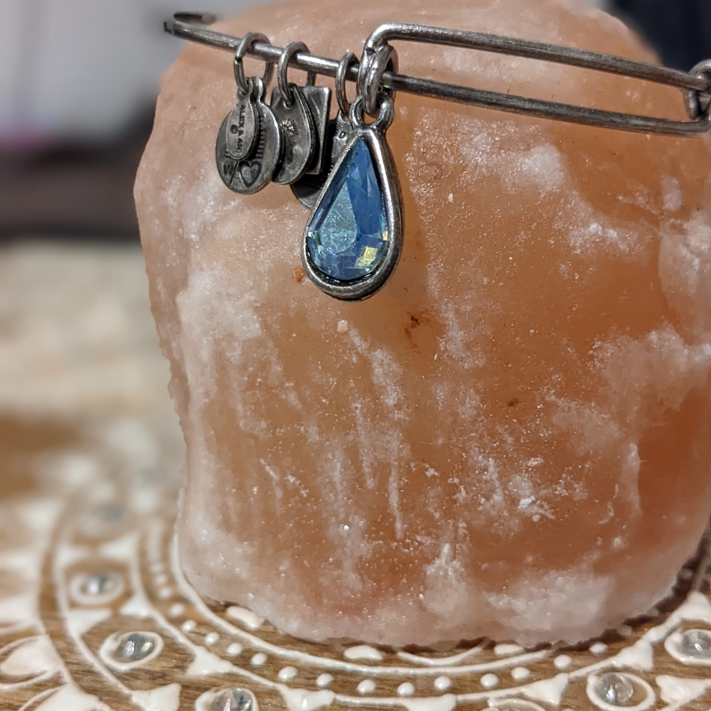Alex and Ani bracelet with tear drop 💧 stone